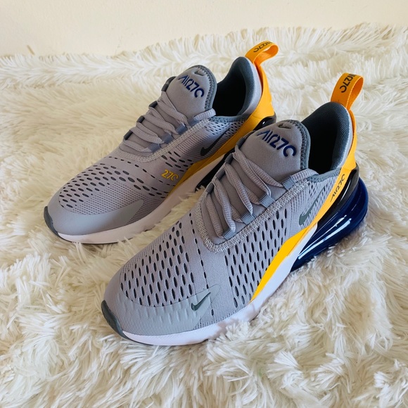 Nike Air Max 270 - Picture 2 of 8